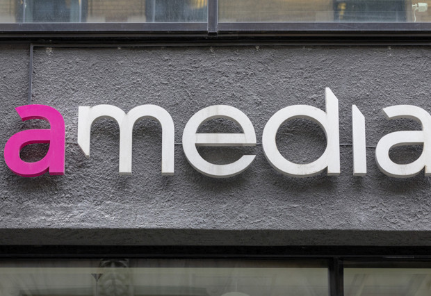 Amedia forsvarer engelske stillingstitler: - Et håp om å treffe flere søkere
